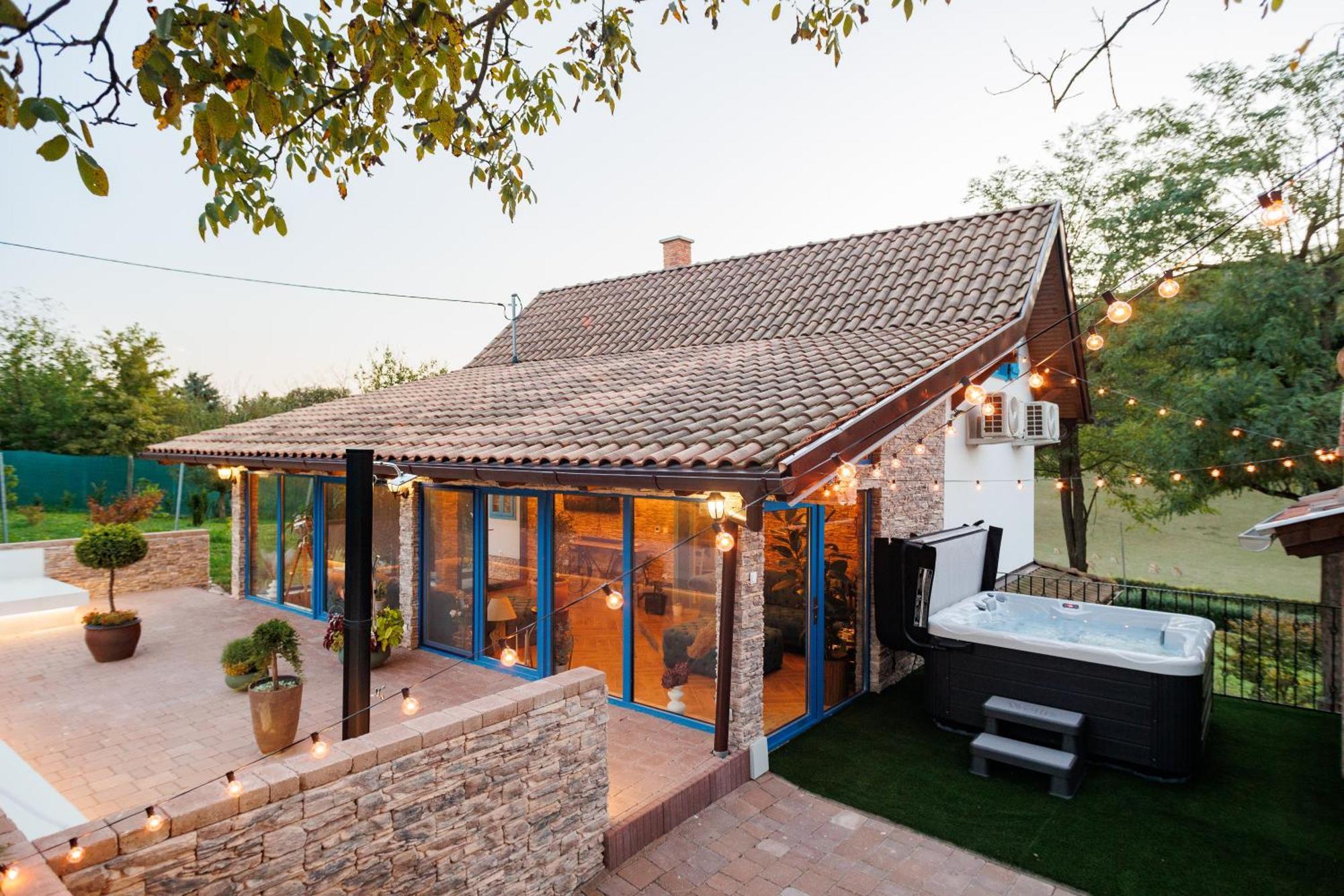 Feszek Villa Zalaegerszeg Buitenkant foto